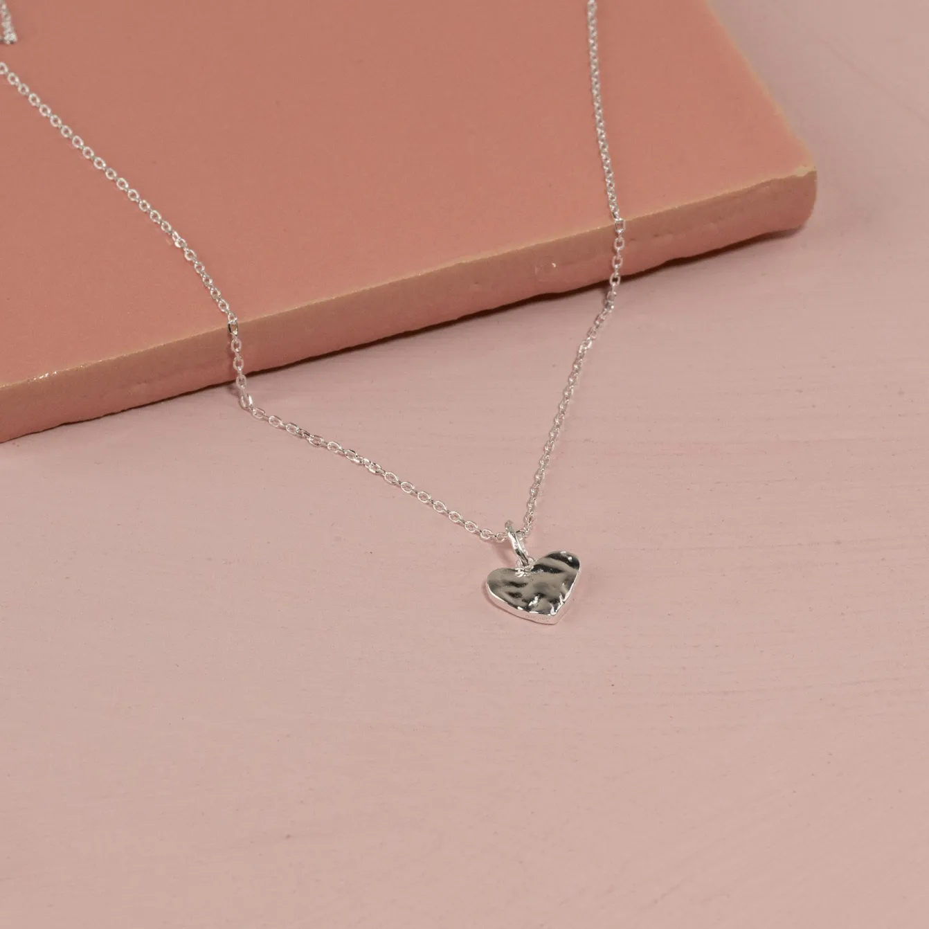 AMABEL SILVER PENDANT