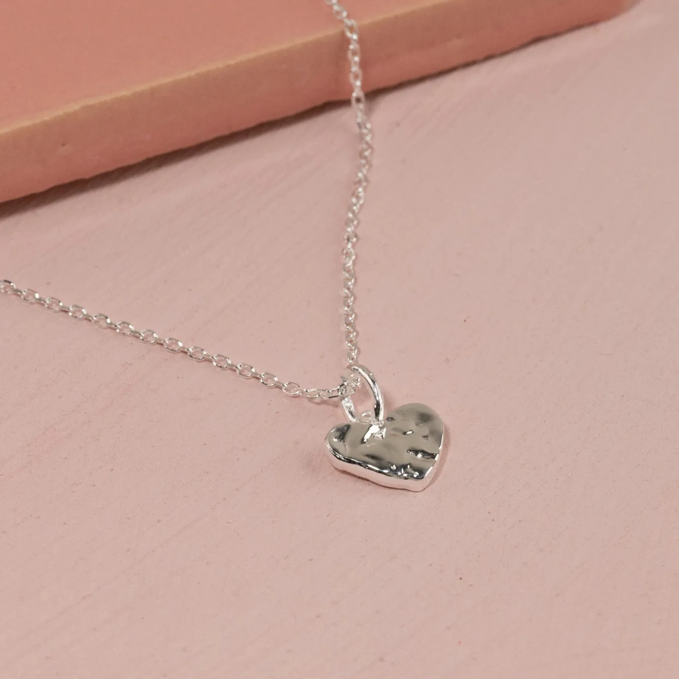 AMABEL SILVER PENDANT