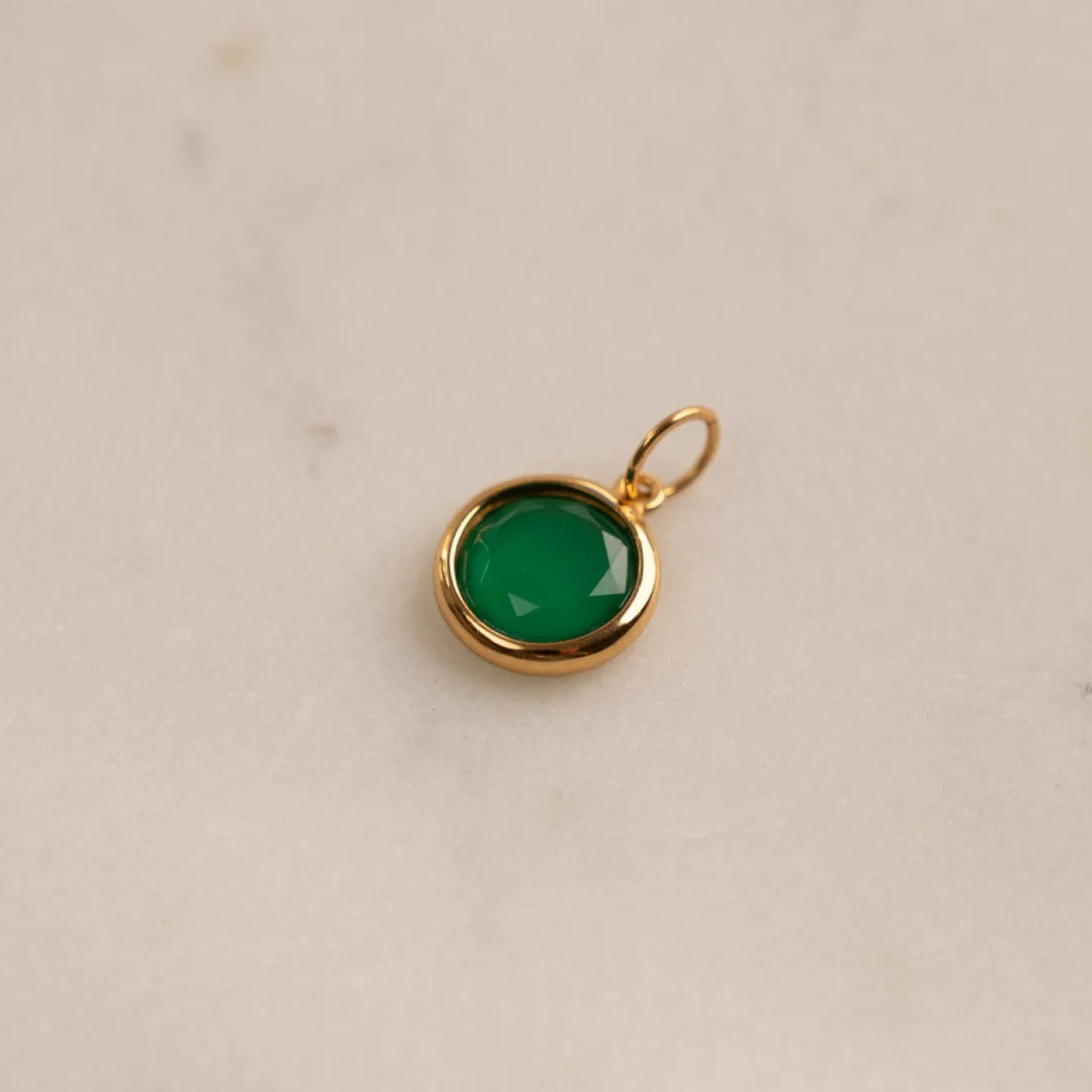 AVA GREEN AGATE GOLDEN PENDANT