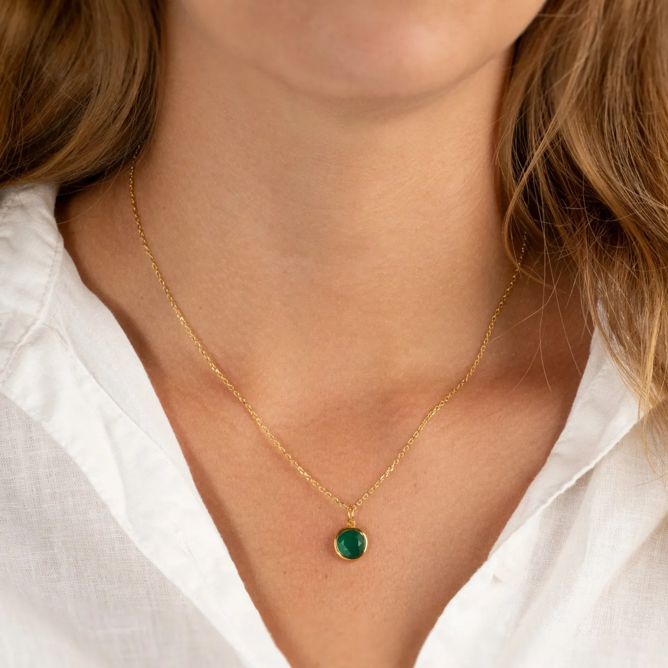 AVA GREEN AGATE GOLDEN PENDANT