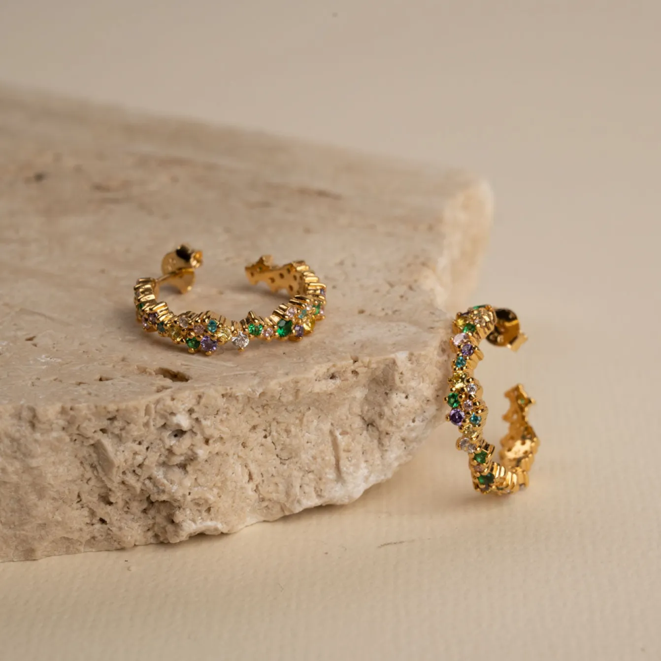 CLAIR RAINBOW GOLDEN CREOL EARRING - Sisi Copenhagen