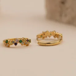 Clair Rainbow Guld Lille Huggie Ørering - Sisi Copenhagen