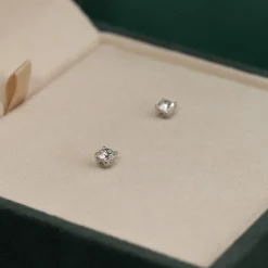 CLASSIC SOLITAIRE DIAMOND STUD EARRING - 0.5ct - WG