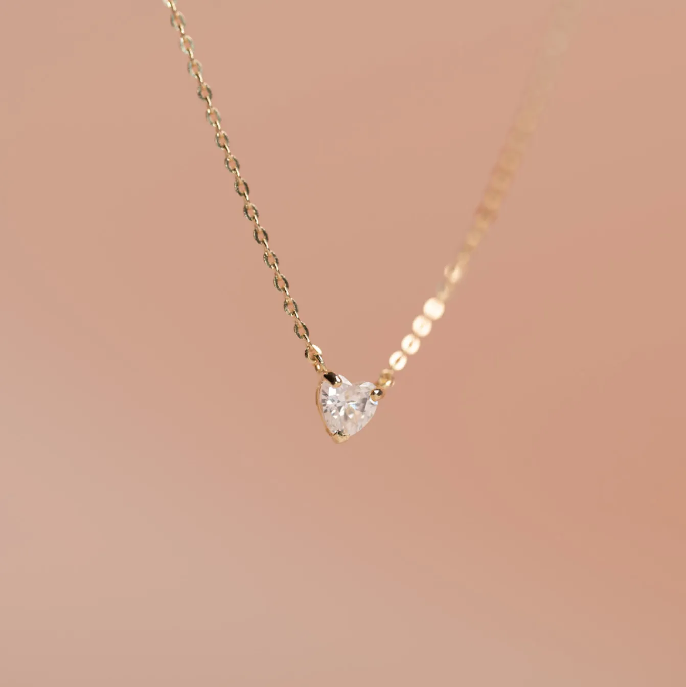 DIONA CRYSTAL SOLID GOLD NECKLACE