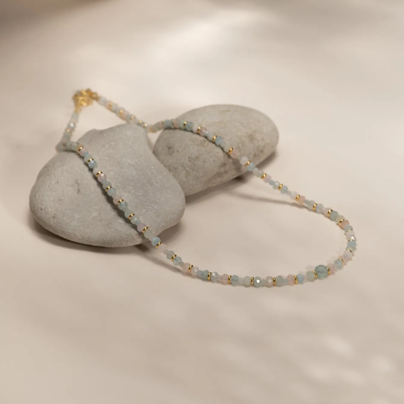 ISLA MORGANITE GOLDEN NECKLACE