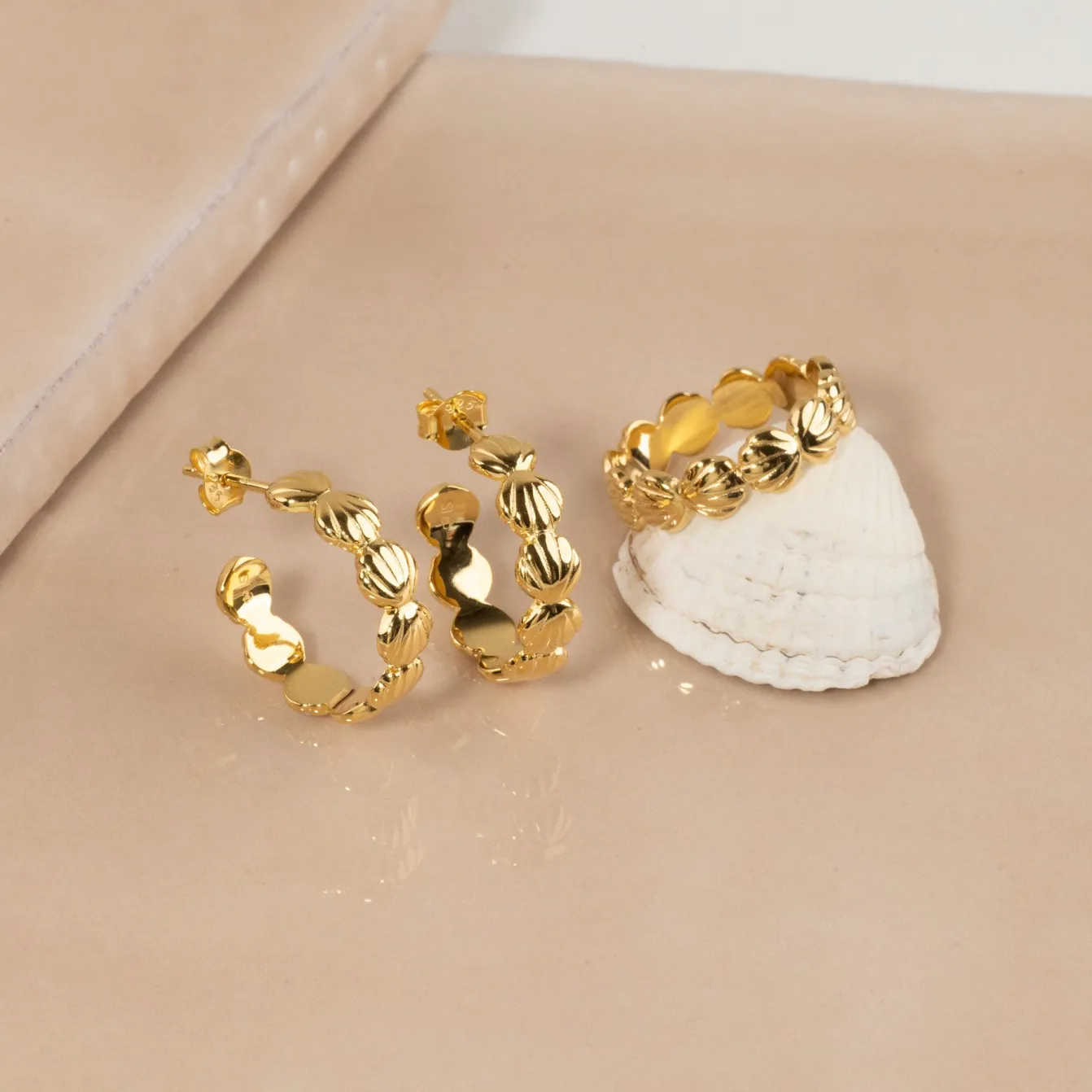 MERINA GOLDEN CREOL EARRING