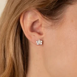 MONA PEARL SILVER STUD EARRING