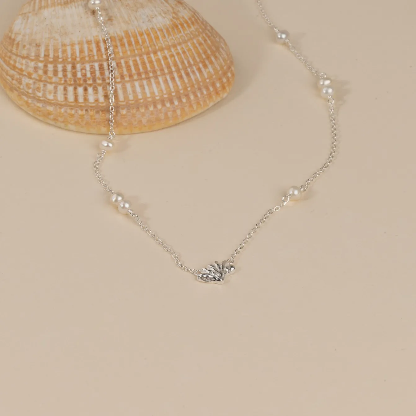 SHELLY PEARL SILVER NECKLACE