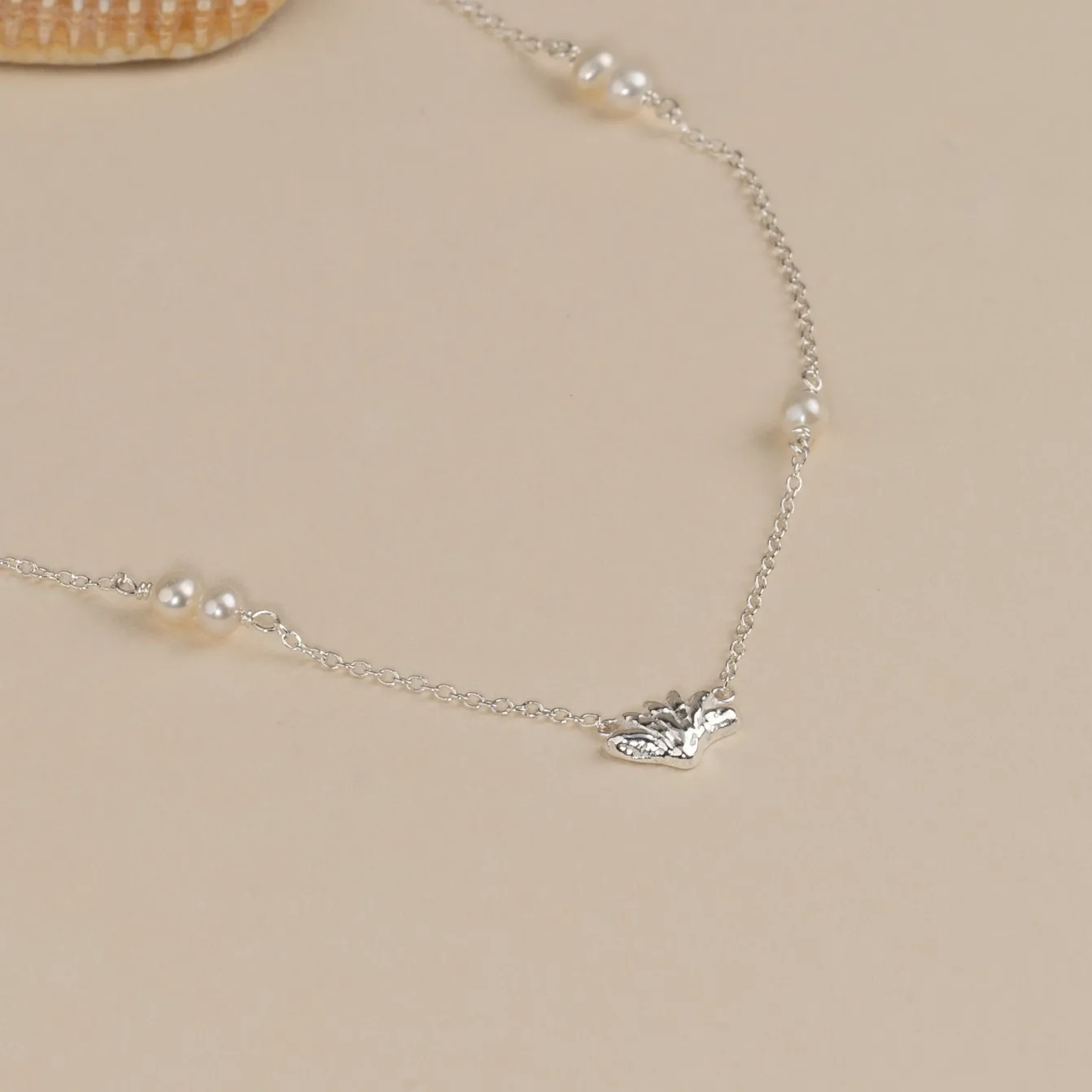 SHELLY PEARL SILVER NECKLACE