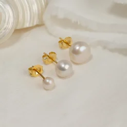SIMPLE WHITE PEARL GOLDEN STUD EARRING
